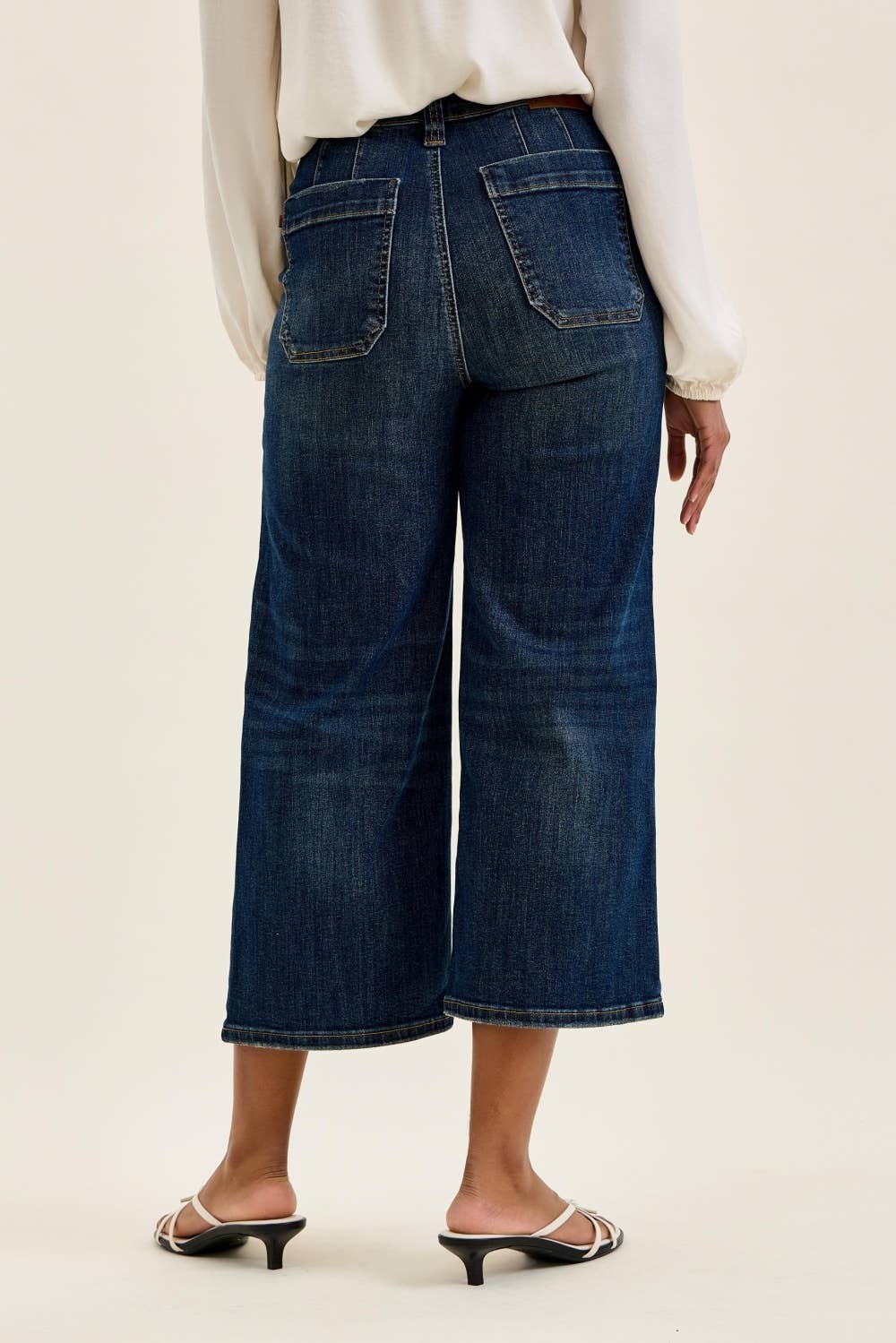 HW Wide Crop Utility & Patch Pocket